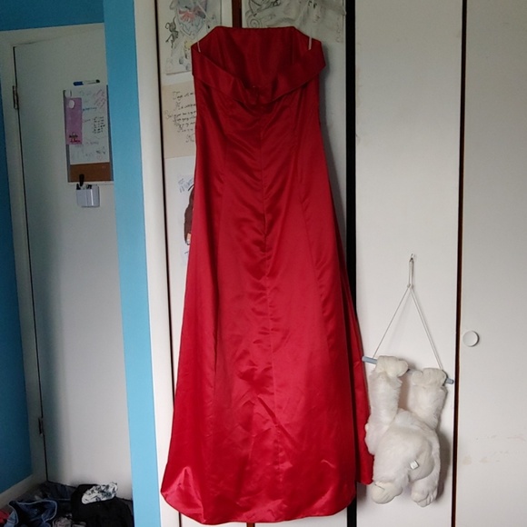 Red prom dress - Picture 4 of 4